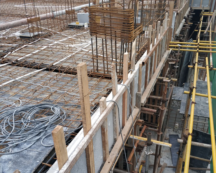 免拆模板施工現場